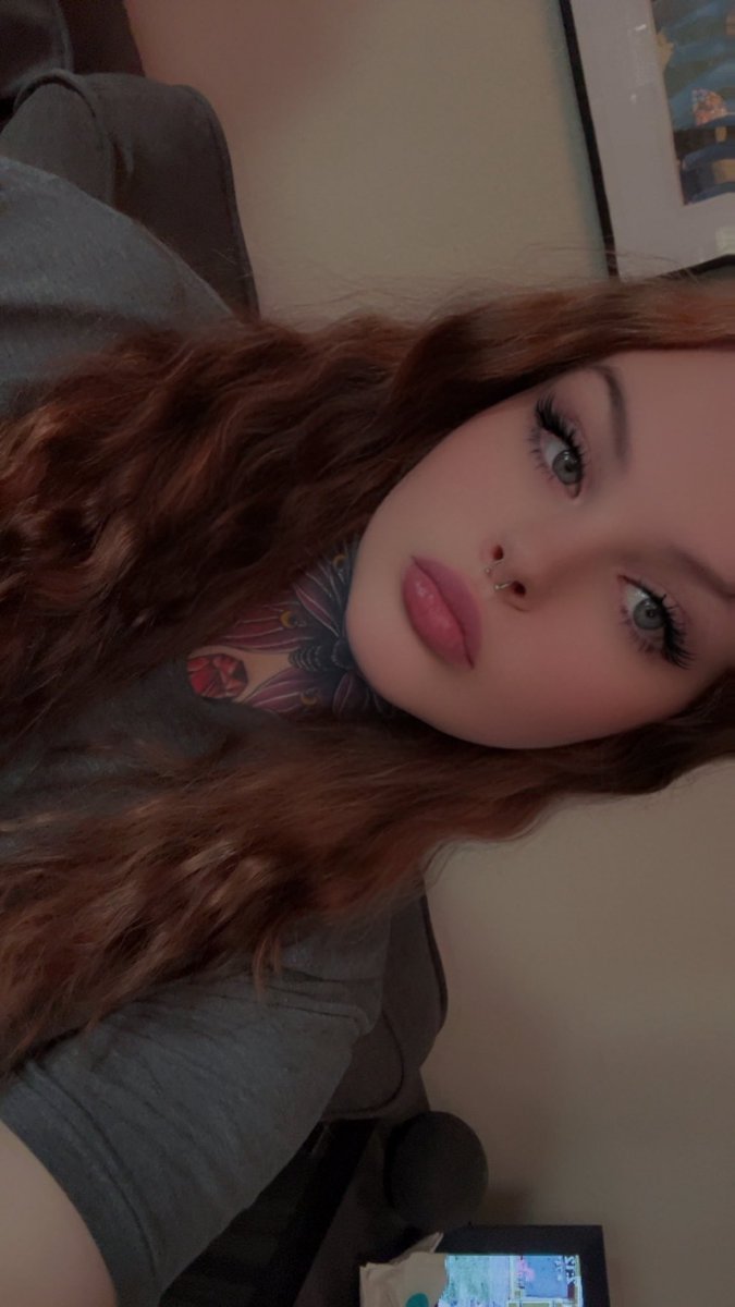 Faethemistress's tweet photo. What exactly are you here for if not to give me what I want? Go to my throne page, piggy. https://t.co/YeoMWKqZyv https://t.co/KbvjnAAIMw