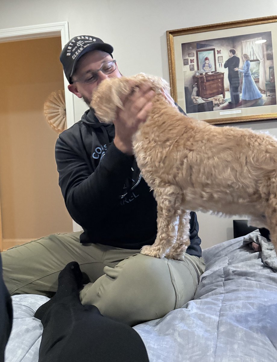 allthedogspleaz's tweet image. As the kids say… Hard launch ? 🥰

Vols might’ve lost to Oklahoma, but this Vol won the weekend with her Okie. 🧡

Fall festival weekend at church was one for the books 🍁