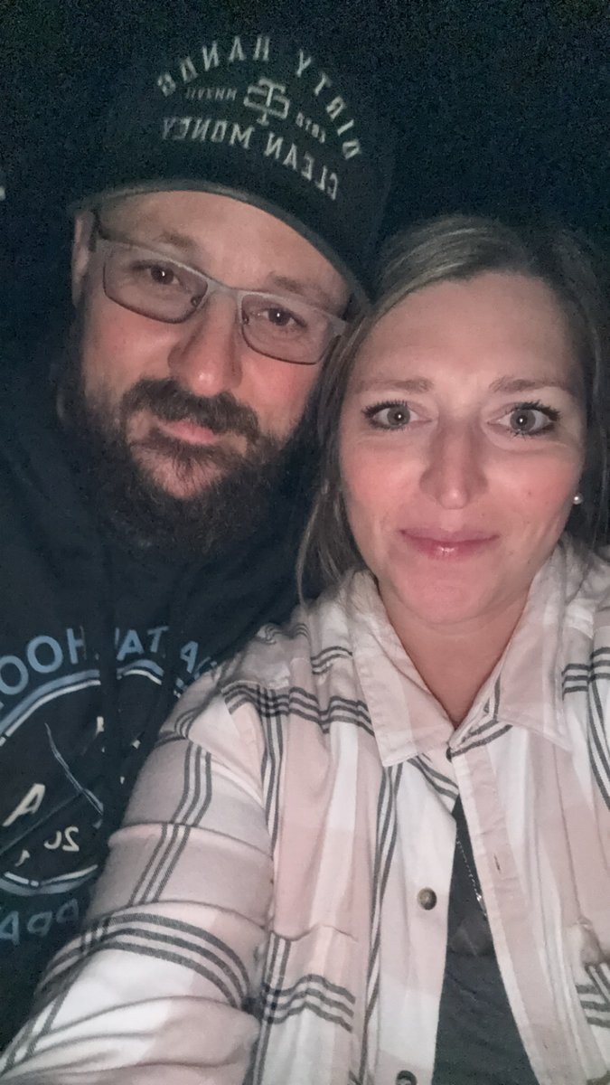 allthedogspleaz's tweet image. As the kids say… Hard launch ? 🥰

Vols might’ve lost to Oklahoma, but this Vol won the weekend with her Okie. 🧡

Fall festival weekend at church was one for the books 🍁