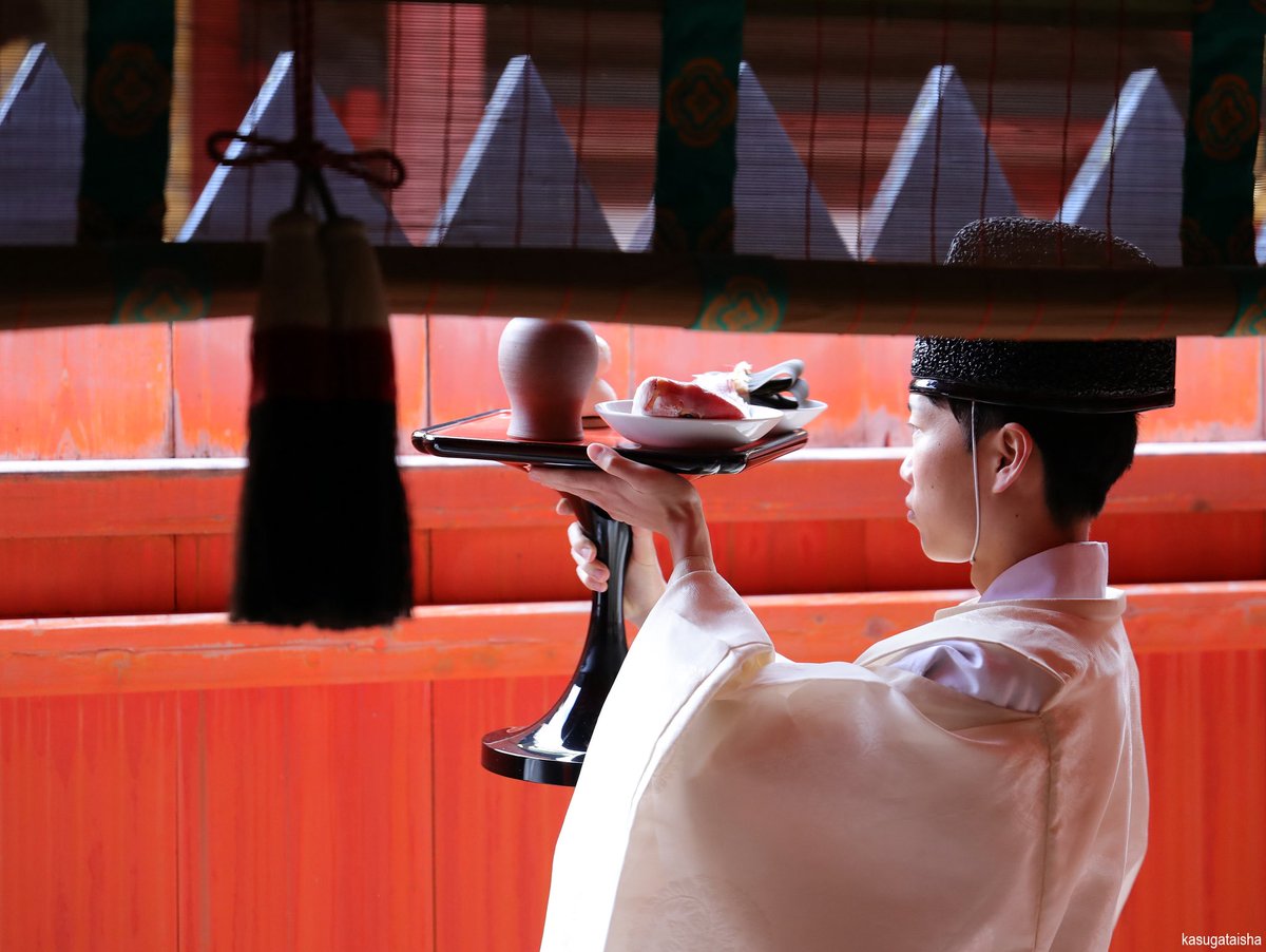 KASUGASHRINE's tweet image. 【11月3日 #文化の日】午前10時より #明治祭 が斎行されました。
明治天皇の御偉業を称え、皇室の弥栄(いやさか)、国のますますの隆昌をご祈念いたしました。
祭典の奏楽は #南都楽所 による奉仕と、また舞楽「抜頭」の奉納が行われました。
 #春日大社 #奈良 #神社 #南都楽所 #舞楽 #雅楽