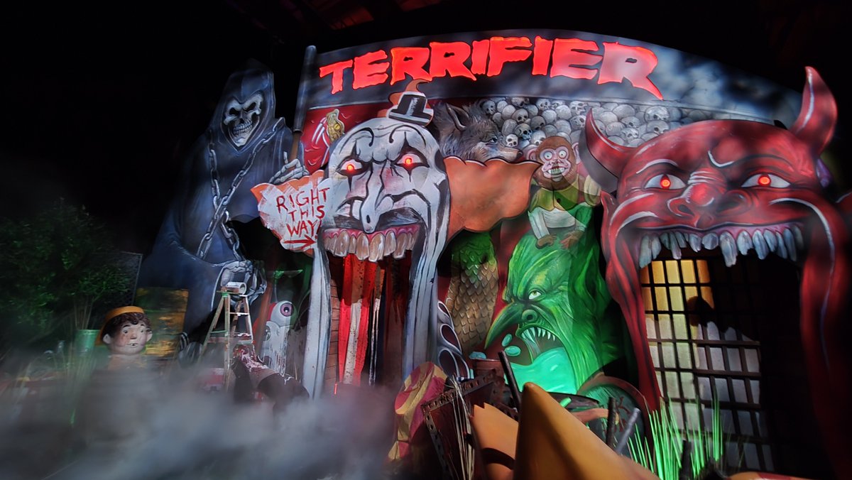 Congrats to Terrifier for Winning house of the year!

#HHN34 <a href="/HorrorNightsORL/">Halloween Horror Nights</a>