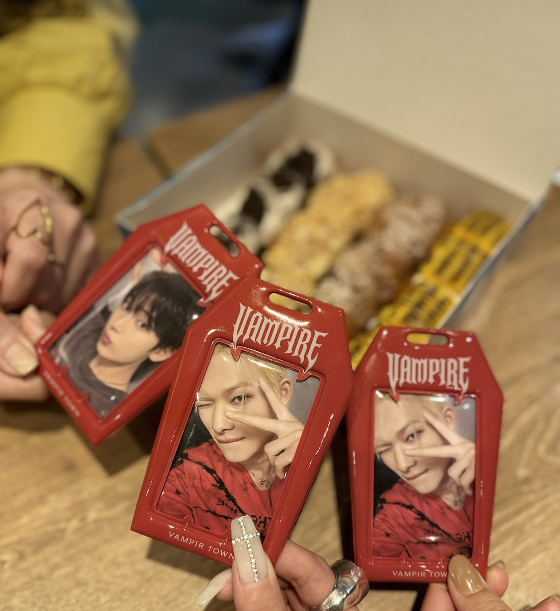 BTS 名札 バッチ テテ テヒョン V BTS 名札バッチテテテヒョンV