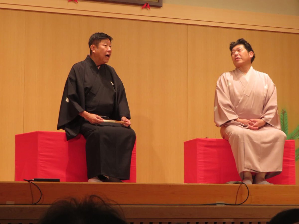 昨日は、
繁昌亭での
笑福亭鶴二独演会、
満員御礼になりました🙂
心より感謝申し上げます🙏

来年４月１９日（日）
午後１時〜
あべのハルカス
近鉄アート館で
40周年記念独演会を
開催させて頂く事に
なりました‼️🙂

何卒よろしくお願い
申し上げます😊