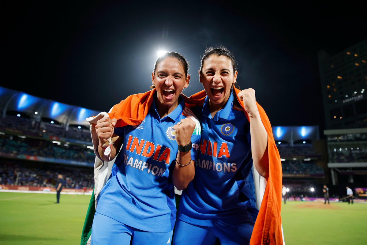HeroManoj1's tweet image. #TeamIndia 🏆

The Women in Blue have created history by bringing home the World Cup! 💙

An unforgettable display of passion, grit, and extraordinary talent , every moment on the field reflected the strength and spirit of our champions. 💪

A proud and inspiring moment for the…
