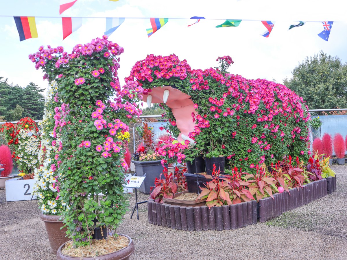 茶箪笥　花と鳥の彫刻 美しい花々が描かれる日光彫の小引き出し DC7967 – 古福庵 [ KOFUKUAN
