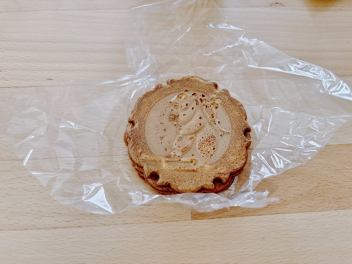 山親爺 素朴な味で美味しい😋
瓦煎餅を思い出した