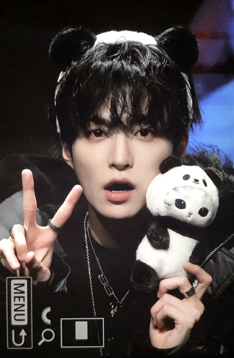 251102 

✌🏻🐼

#ELAST #엘라스트 #エラスト
#ROMIN #로민 #ロミン
