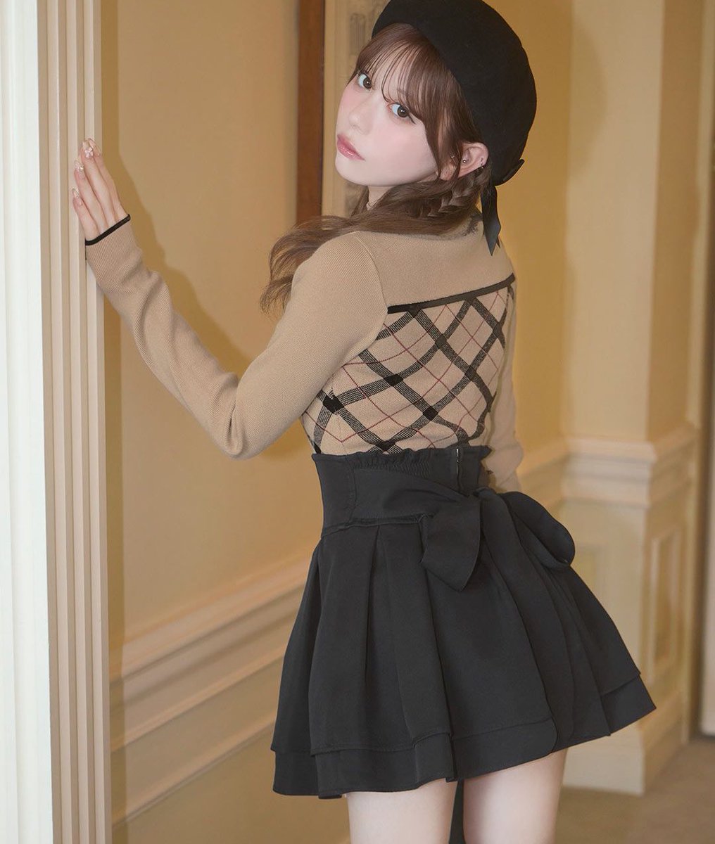 𝐏𝐈𝐂𝐊 𝐔𝐏 】 超大人気の『美脚リボンスカート』、いまなら全