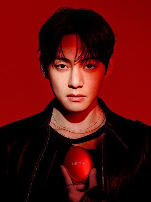 btsargento's tweet image. — #V oficialmente es Embajador Global de &quot;TIRTIR&quot;, marca de cosméticos.

• &quot;La expresividad y sensibilidad de V están alineados con la dirección, diversidad e individualidad de TIRTIR&quot;

TIRTIR AMBASSADOR TAEHYUNG
TAEHYUNG FOR TIRTIR
V FOR TIRTIR #TaehyungxTIRTIR #VxTirTir
