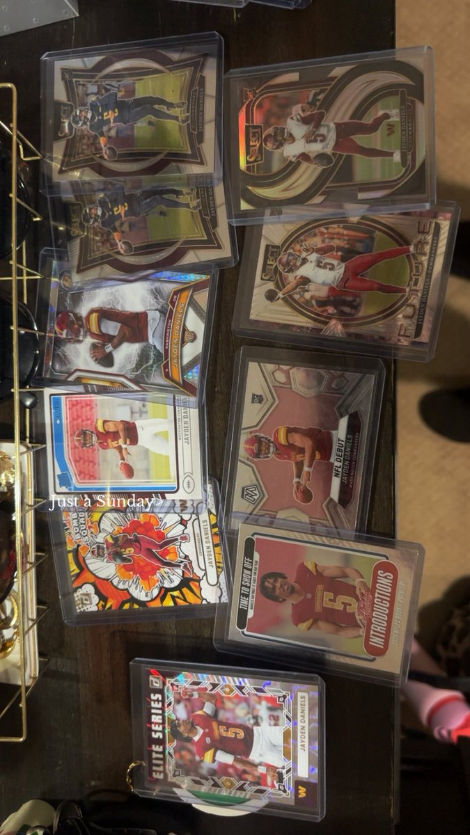 Man I really just watched that happen. Prayers for commanders fans and JD5. Commanders with their franchise QB in down 30 (calling option), keep in mind I’m a Chiefs fan 

RG3, Trent Williams, this franchise is sickening man.