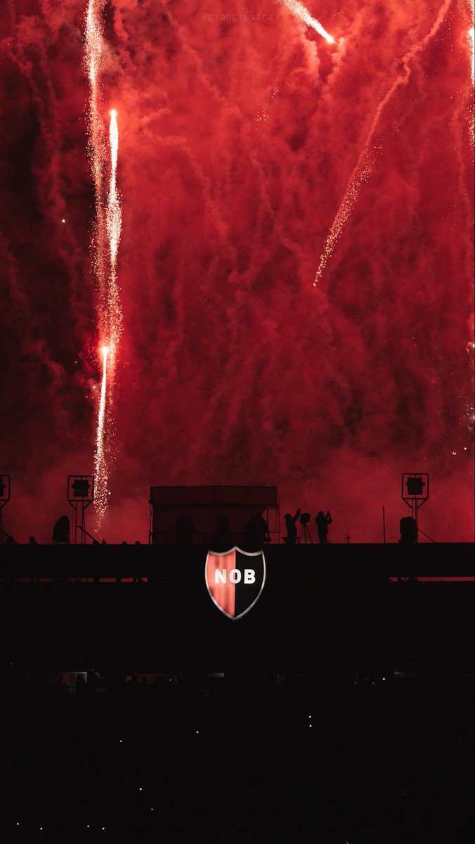 Este club se levantó tantas veces. Tuvimos tantos tropiezos y sin embargo jamás te dejamos tirado, luchamos entre todos para sacarlo adelante.

Poner huevos y seguir luchando, una vez más. Porque sos nuestra vida entera, nuestra razón y nuestro motivo. Felices 122 años, Newell’s.