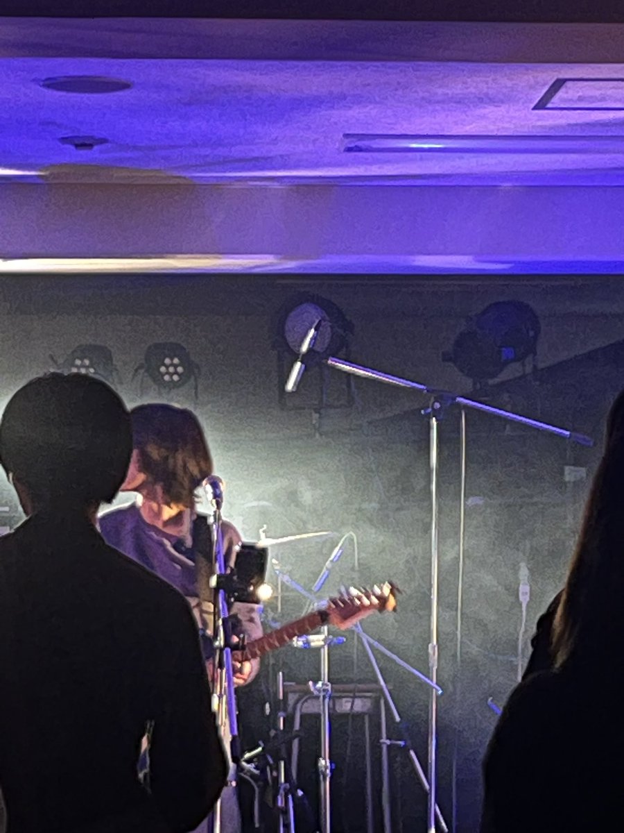 ell_tkbuniv2's tweet image. 学祭教室ライブ始まっています！
皆さん3A301へ集合！