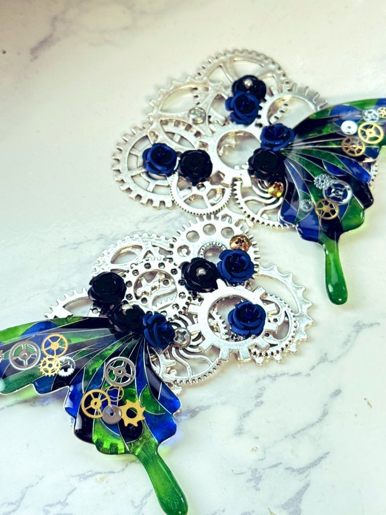 鴉ページ 鴉@熊の工房 on X