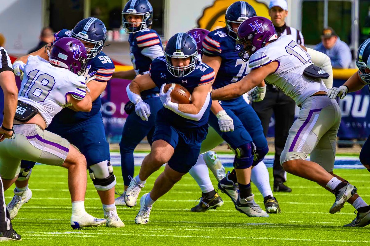 CoachYonBoone's tweet image. My boys ran hard this week!!!! Keep grinding.. #🎒 #HelluvaEngineer⚒️🏔️