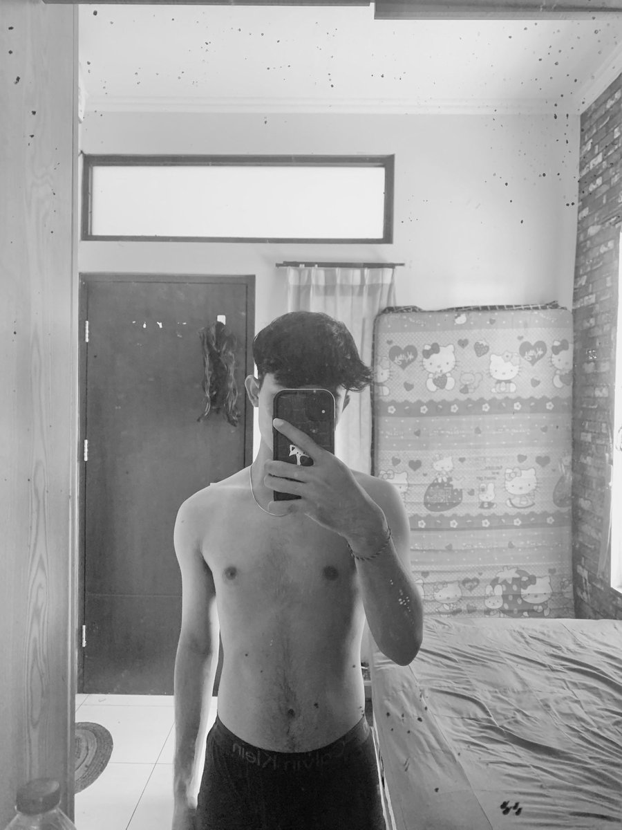 Inisial_R tweet media