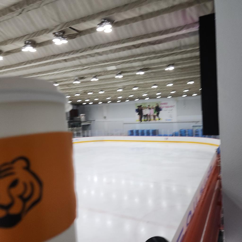 jewelskater's tweet image. 2025-11-03 2025년 제4차 피겨스케이팅 승급심사ㅣ

따뜻한 구호품 감사드립니다.
예전에 한참 싱크로팀 아이스타이거즈 서포트 할 때 굳이 이름과 로고땜에 일부러 과천 갈때마다 찾았던 타이거 커피 반갑네 ㅋㅋ