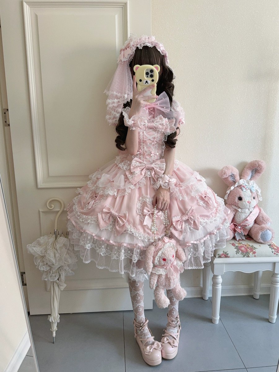 42lolita_'s tweet image. New🔥Sugar Girl Velvet Sweet Lolita JSK🌸

🎀 Flutter straps, delicate lace &amp;amp; detachable bows for ultimate dreaminess. Adjustable straps + back shirring, pair with trailing bow for a doll-like look✨

Purchase link: 42lolita.com/products/doll-…

#LolitaFashion #SweetStyle