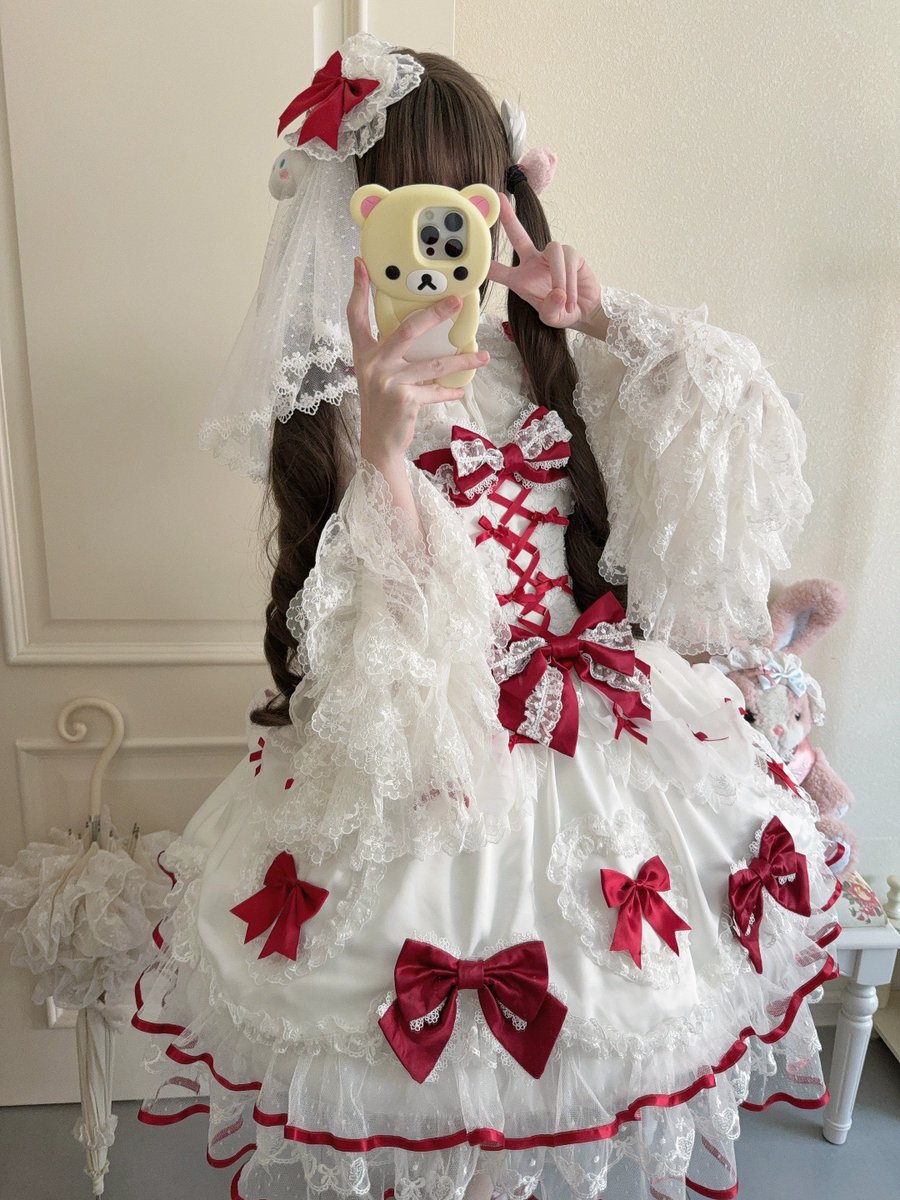 42lolita_'s tweet image. New🔥Sugar Girl Velvet Sweet Lolita JSK🌸

🎀 Flutter straps, delicate lace &amp;amp; detachable bows for ultimate dreaminess. Adjustable straps + back shirring, pair with trailing bow for a doll-like look✨

Purchase link: 42lolita.com/products/doll-…

#LolitaFashion #SweetStyle