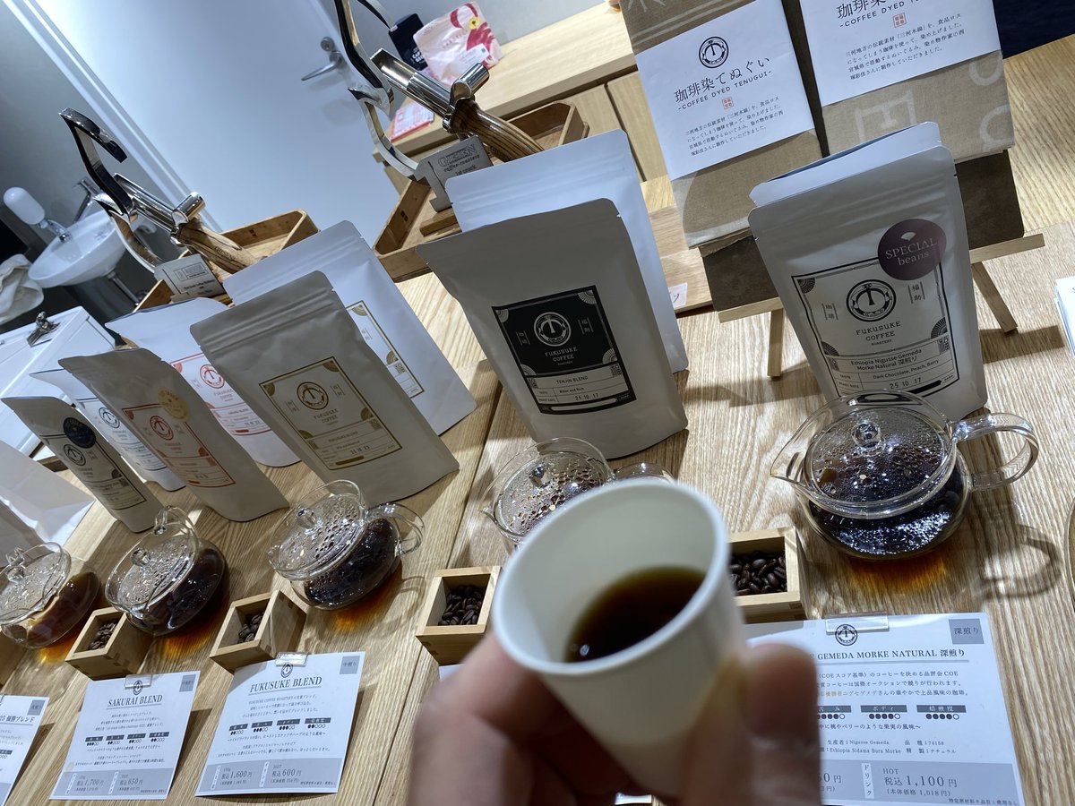 suzuwateaworks's tweet image. 味の違いを教えてもらいながら試飲できるの有難い。お茶と同様に相対的に見るとわかりやすい。