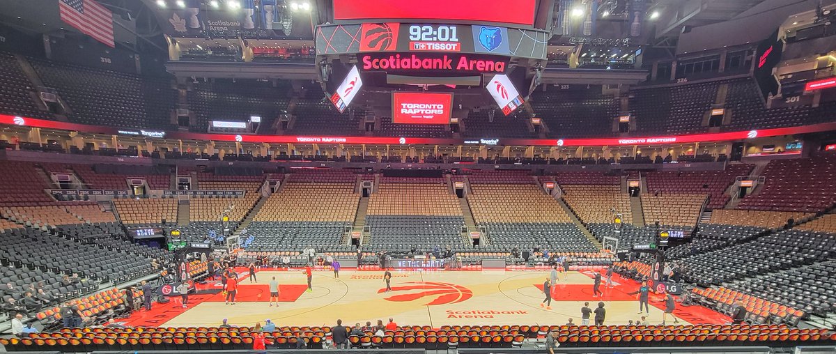 SuchateMadahar's tweet image. Camera Operating at the Toronto Raptors vs Memphis Grizzlies game tonight. Toronto defeats Memphis 117-104. @Raptors @NBA ##CameraOp #CameraOperator #TV #Broadcast #Television #LiveTV #NBA #TorontoRaptors #WeTheNorth    #Basketball #ThreePoints