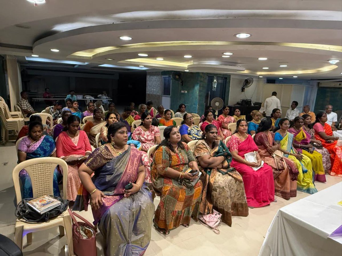 SangeethaMathi2's tweet image. பாஜக மகளிர் அணி சென்னை பெருங்கோட்ட மாவட்ட, மண்டல் நிர்வாகிகள் அறிமுக கூட்டம்.

மத்திய சென்னை மேற்கு மாவட்டம்.
தலைமை திருமதி முத்துலட்சுமி அவர்கள்
மாவட்ட தலைவர் மகளிர் அணி

சிறப்பு அழைப்பாளர் 
திருமதி கவிதா ஸ்ரீ காந்த் அவர்கள் மாநில தலைவர். மகளிர் அணி.
நன்றி