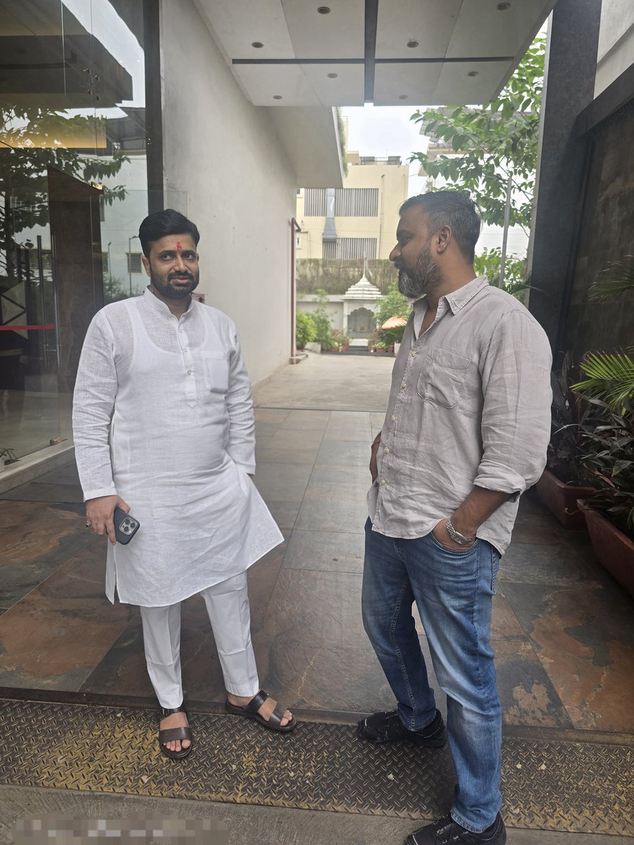 samarsingh_inc's tweet image. Had the privilege of meeting @HemantKatareMP ujjainji, Dy.Leader of Opposition, Madhya Pradesh Congress, today in ujjain. 🙏

A dynamic and visionary leader, he represents the true spirit of Congress — courage, dedication, and commitment to public service.
His thoughts on youth…