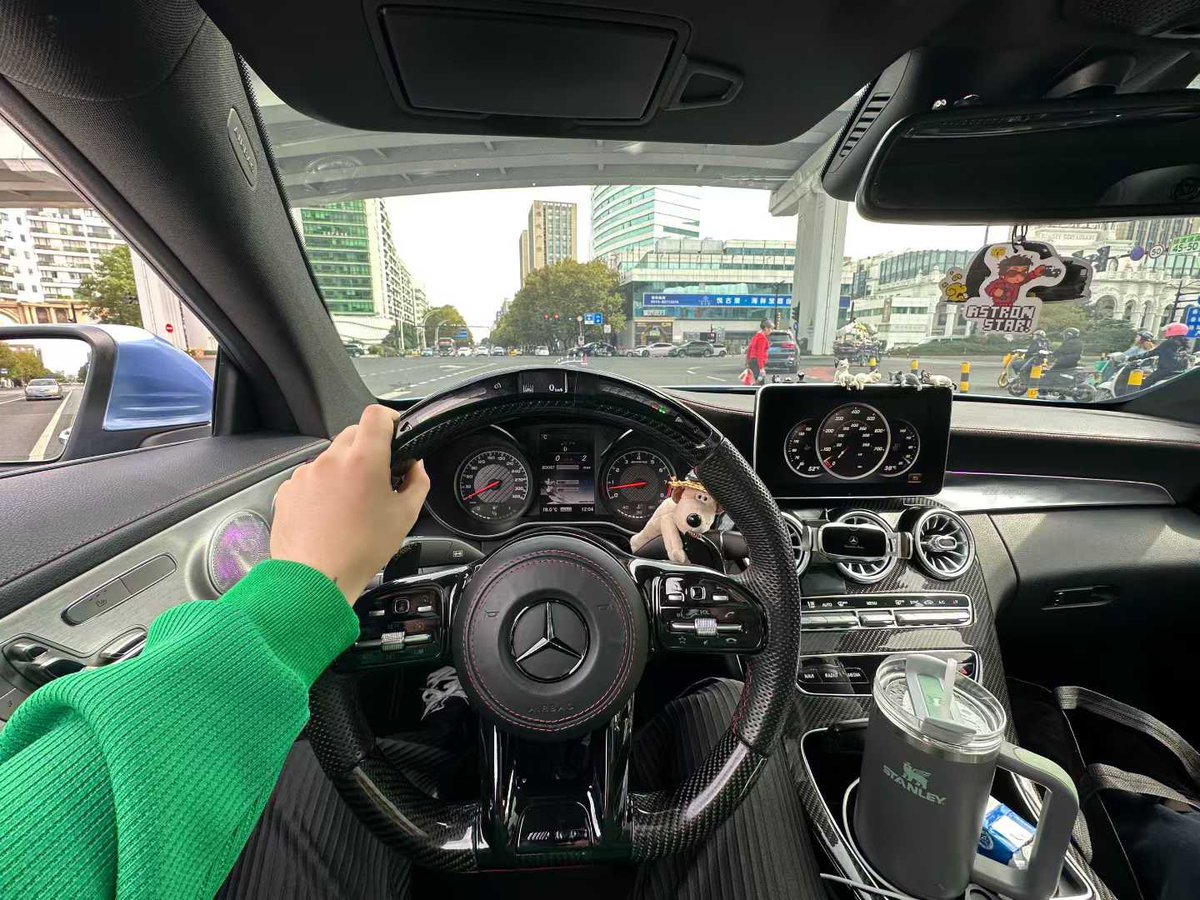 lijie1014's tweet image. 天气很好，出来喝杯咖啡