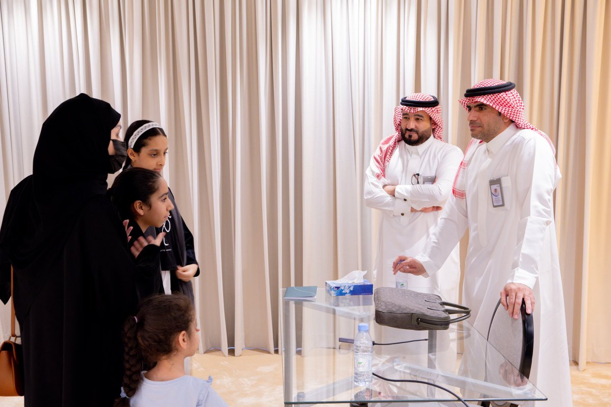 ضمن اهتمامنا بتعزيز الفرص التعليمية لسكان وجهاتنا العمرانية استضفنا اليوم ورشة تعريفيّة من <a href="/mawhiba/">مؤسسة الملك عبدالعزيز ورجاله للموهبة والإبداع</a> عن البرنامج الوطني للكشف عن الموهوبين
وذلك للتعريف بآلية التسجيل ومجالات تمكين الطلبة الموهوبين نحو التميز العلمي ودعم طموحاتهم المستقبلية