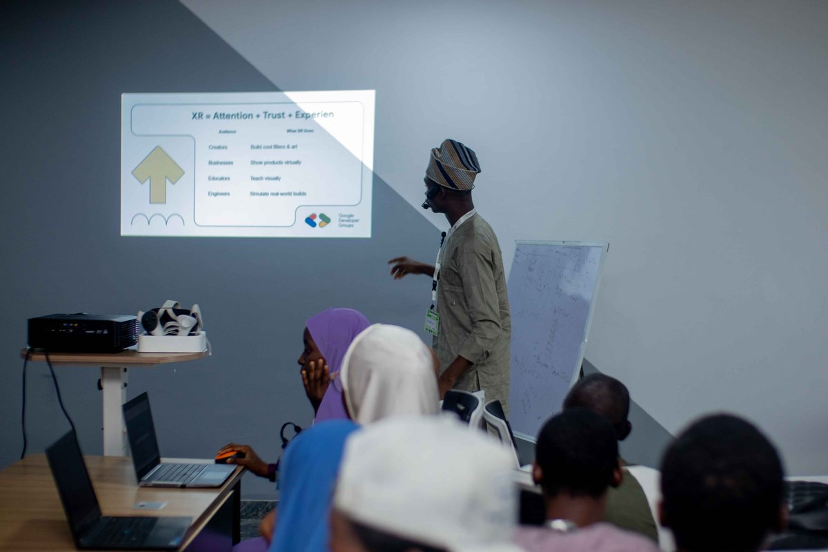 Platinum_024's tweet photo. Thursday at #DevFestIlorin was all about showing that XR isn’t rocket science 🚀

We built real experiences with SwiftXR - proving that AR &amp; VR can empower creators, students, and small businesses alike.

The next XR wave is African ✨
#DevfestIlorin2025 #Devfest2025 #Devfest https://t.co/Vo9G8aYIcz