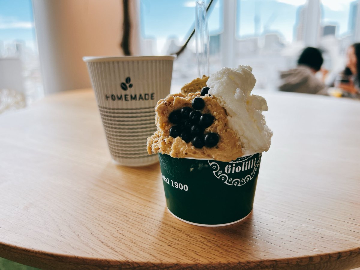 EsdUQ0H65wpfF2c's tweet image. ハラカドで酔い覚ましのデザートを✨

ローマの休日でオードリーヘップバーンが食べていたことで有名な老舗ジェラート

レシピも昔ながらなのか現代人には甘すぎるテイストでした🥄

#食べ歩き #デザート #ローマ #ジョリッティ #ジェラート 
#表参道 #グルメ