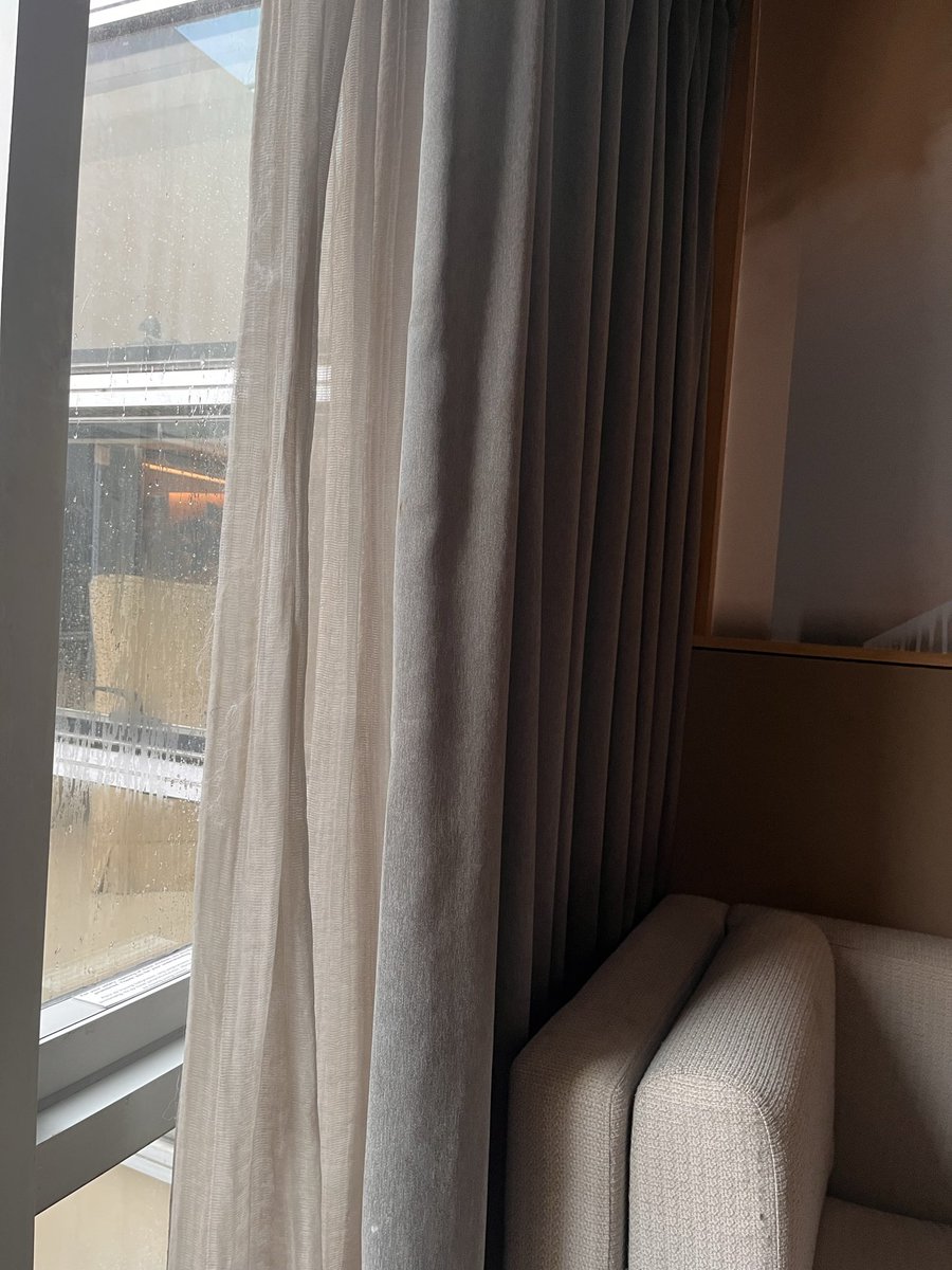 sermath1's tweet image. Stranded at Holiday Inn Parañaque. 

#altermanila 
#alterparanaque 
#altermakati
# alterpasay