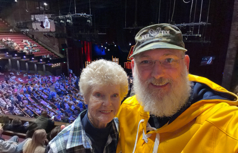 VetTix's tweet image. Opry Country Classics, donated by: Opry Entertainment Group - Ryman - Grand Ole Opry.
Thank you to the Opry Entertainment Group. We had a wonderful time enjoying the great country classics! Michael, #USAF #Veteran #Memorymaker