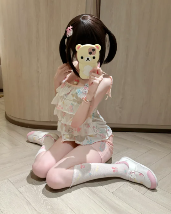 marad333333's tweet photo. 我就这样萌萌呀 #萝莉 https://t.co/rUT6CT9adS