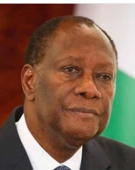 ❌ALASSANE OUATTARA en 2020 : "... Moi, candidat en 2025? Ah non ça suffit comme ça ?

En 2025, je souhaite que les IVOIRIENS choisissent quelqu'un de plus JEUNE que moi et mes prédécesseurs. J'ai une demi douzaine de personnes à qui je pense. 
Je ne suis pas à la recherche d'un