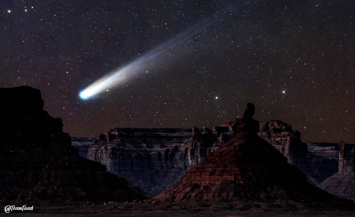 TeamToad's tweet image. With no more star gazing trips planned for the year, I&apos;ve posted my 16 best wallpaper-sized nightscapes on our website:
lazytoad.com/astronomy/nigh…
They are free to use, download, or print, as long as you don&apos;t change them or remove my copyright notice.