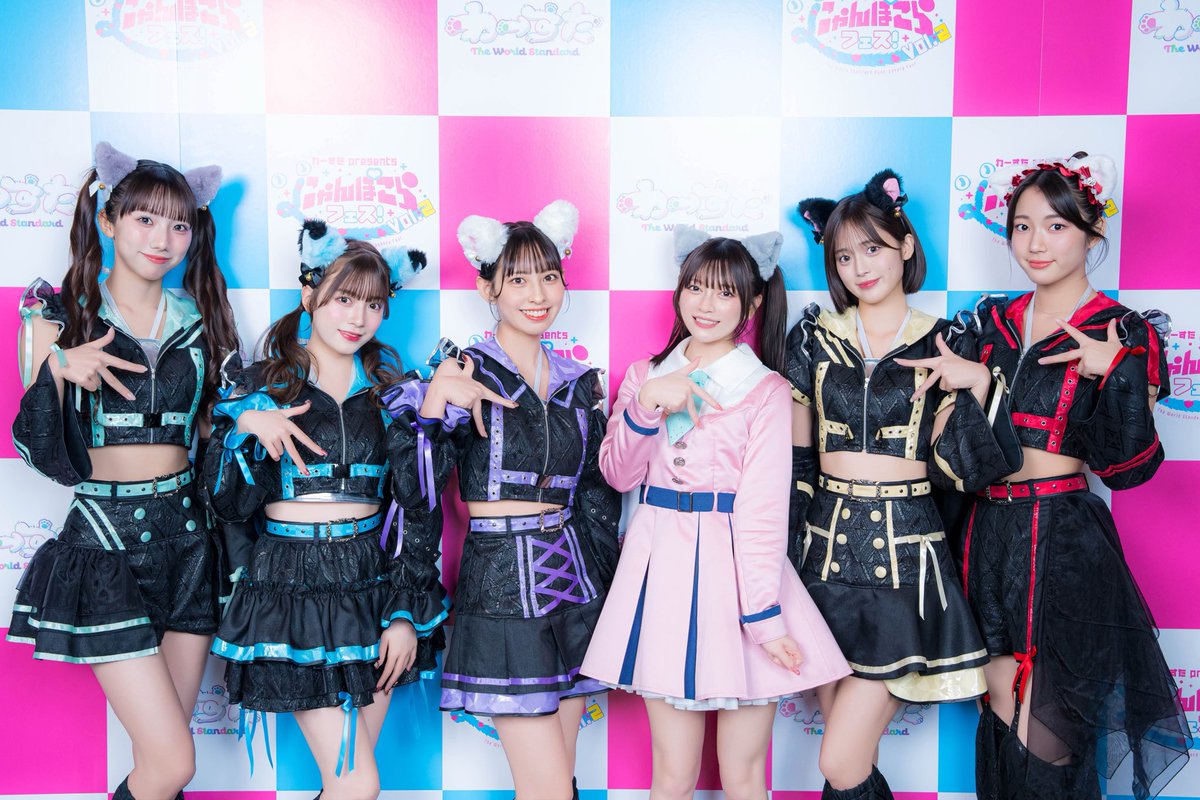 沖口優奈(マジカル・パンチライン)ヤングガンガン 直筆サイン入りチェキ 沖口優奈(マジカル・パンチライン)ヤングガンガン 直筆サイン