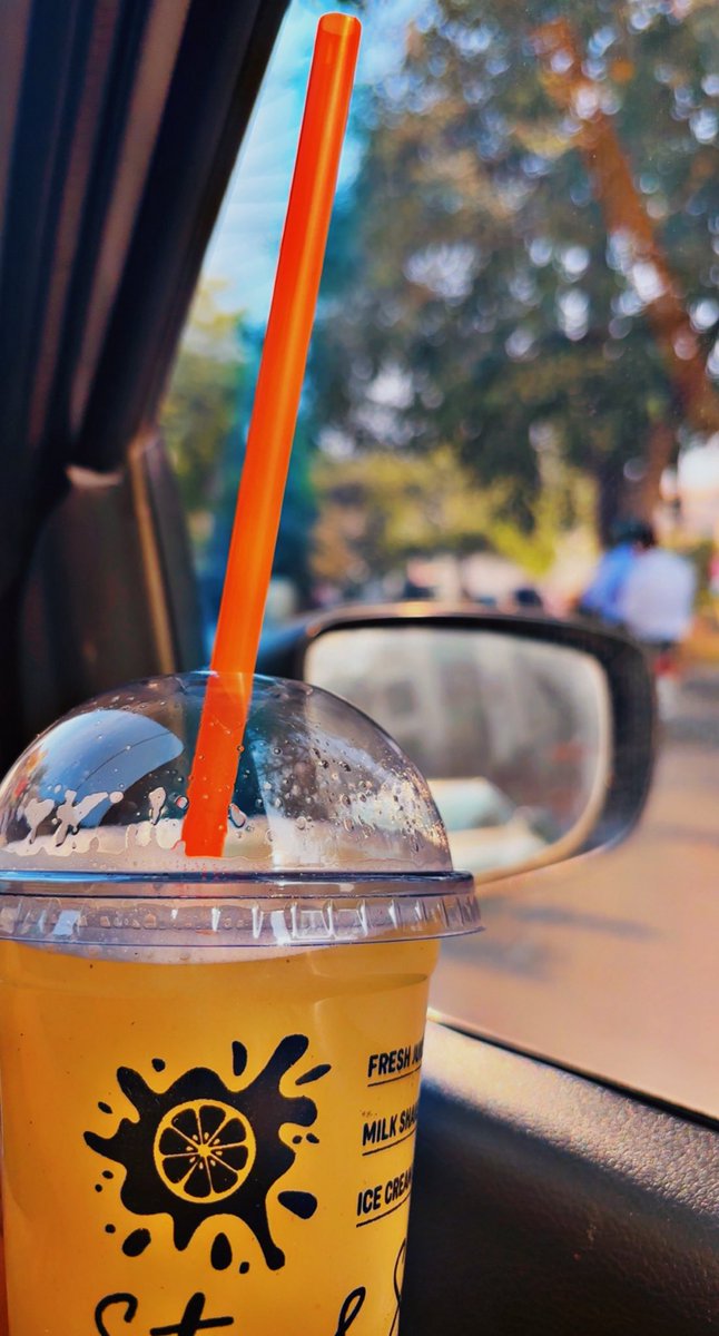 Squeeze the day 🍹

#Lahore