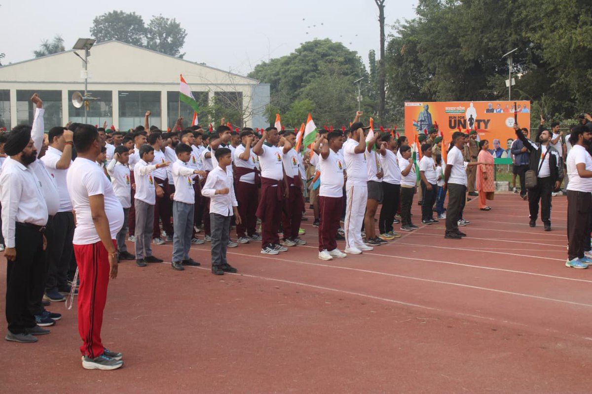 ProDefLko's tweet image. On 31 Oct 2025, RTS &amp;amp; D, Saharanpur proudly observed #RashtriyaEktaDiwas150 with Run For Unity on 150th birthday anniversary of Sardar Patel.

Run for unity isn’t just a race- it’s a rhythm of patriotism that binds hearts together.
