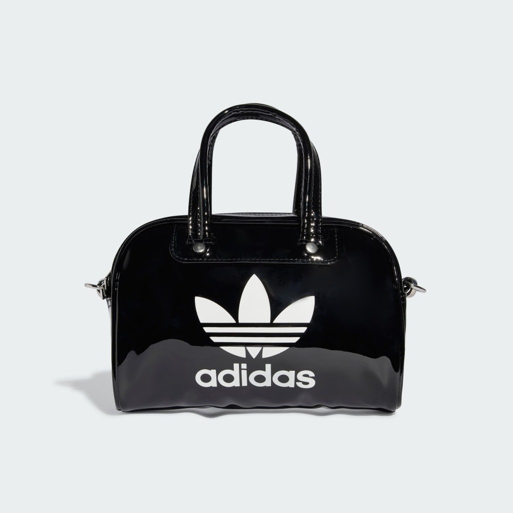 innichcha's tweet photo. ￼ส่งต่อ Adidas กระเป๋า Adicolor Mini Bowling Bag  สีดำของแท้100%ถือแค่1ครั้ง 

ซื้อมา1300 ขาย 950รวมส่ง

สนใจDMได้เลยค่า
 #ตลาดนัดadidas #adidasthailand #หิ้วadidas #adidasth https://t.co/BVRwk37t3u
