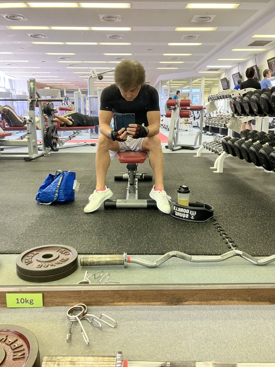 manbobongo's tweet image. おつトレ様です🫡✨
ジム頻度減ってますがバイクで下半身鍛えてます🚲
上半身のみトレ👍✨
パフォーマンス落ちてますがしょーがないよね🤣🤣🤣
色々頑張れ俺👊✨
#トライアスロンに向けて準備
#スイムもそろそろ今度始めようっと