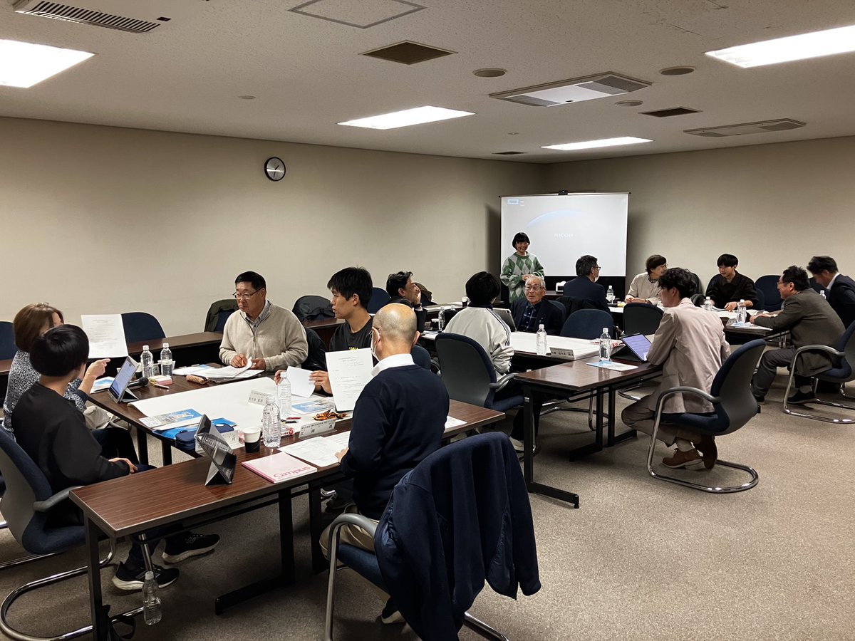 Y_F_Tokachi's tweet photo. 11/2日曜日、帯広市議会政策研究会検討チームのみなさんにご招待を頂き、意見交換会に代表、副代表含める5人が出席しました。
市議会の方との意見交換というのは貴重な経験で、とても充実したものとなりました。
今後の政策検討に役立つことができましたらとても幸いです！ https://t.co/4mTPDs95l6