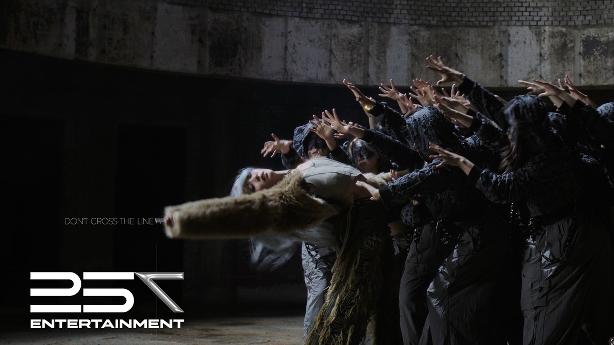 XLOV_official's tweet image. XLOV 엑스러브 &apos;Rizz&apos; MV TEASER

🔗youtu.be/G39yCvbci7c

#XLOV #엑스러브
#Rizz #XLOV_Rizz
#UXLXVE #XLOV_UXLXVE