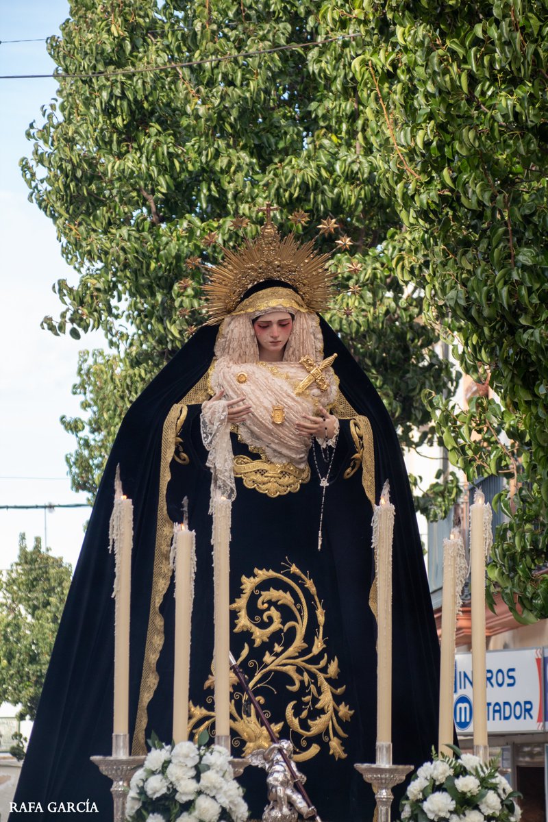 rafa_garcia_7's tweet image. La Virgen de los Dolores de Camas en su regreso del Cementerio.

@GranPoderCamas