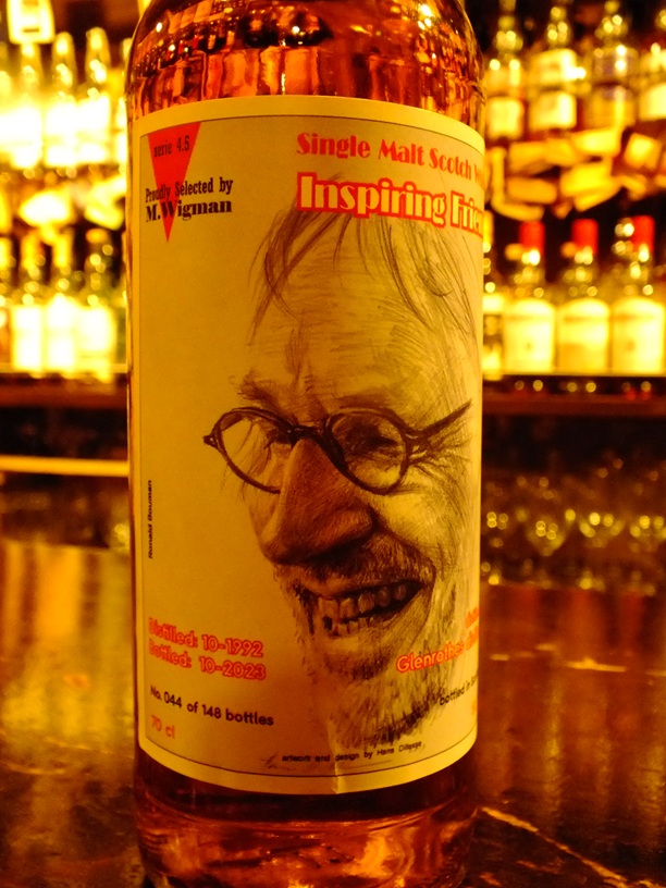 本日のお買い得 #ウィスキー

ロセスらしい非の打ちどころのない類い稀なバランス感
は長熟でも崩れていない。

#GLENROTHES 1992 30 y.o 50.7%
M.Wigman "Inspired Firends 4.5"

今日だけ価格￥4,850

#西川口 #BAR #川口 #さいたま #埼玉 #戸田 #蕨 #バー #caskandstill #ワイン #カクテル #whisky