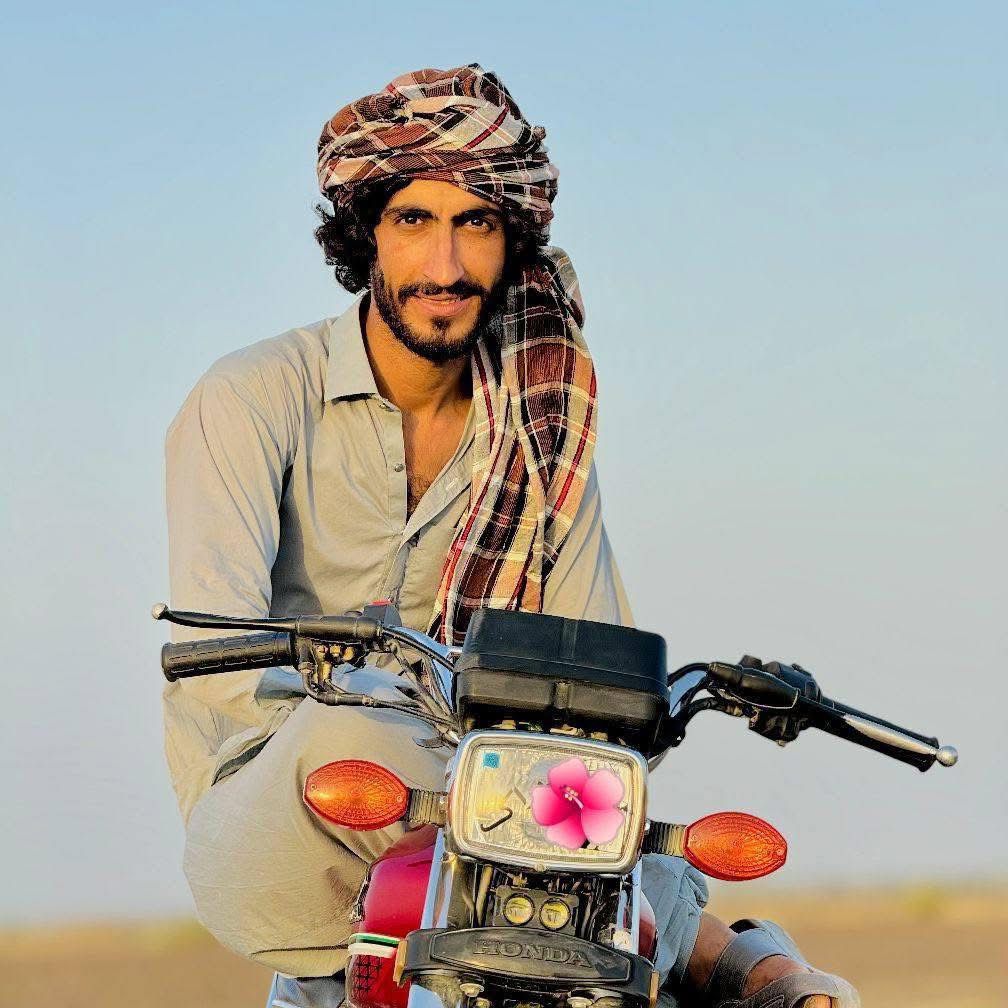 grbaloch669's tweet photo. Every passing day of Jangiyan Baloch disappearance deepens the suffering of his family. Enforced disappearances must end, and he must be released immediately.

#ReleaseJangiyanBaloch
#ReleaseAllBalochMissingPersons https://t.co/wPxPxfJEc7