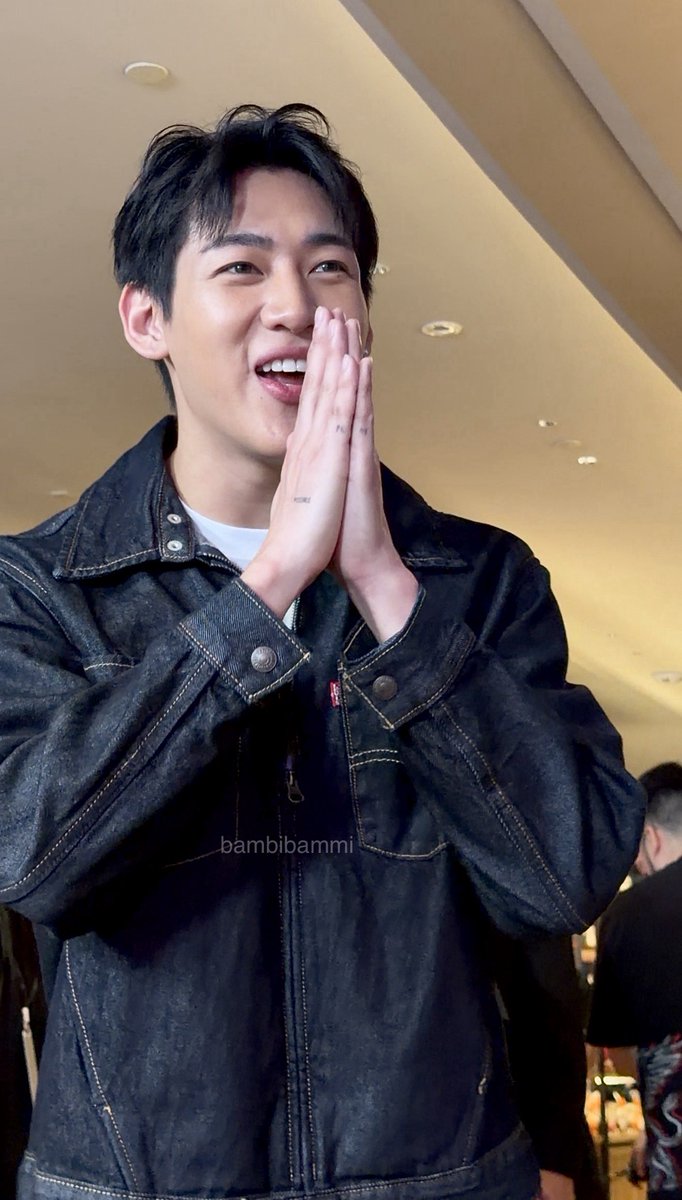 หล่อขนาดนี้ อย่ามีแค่คนเดียวเลยค่ะ 🥹
#BamBamLevisSEABaggyAmbassador