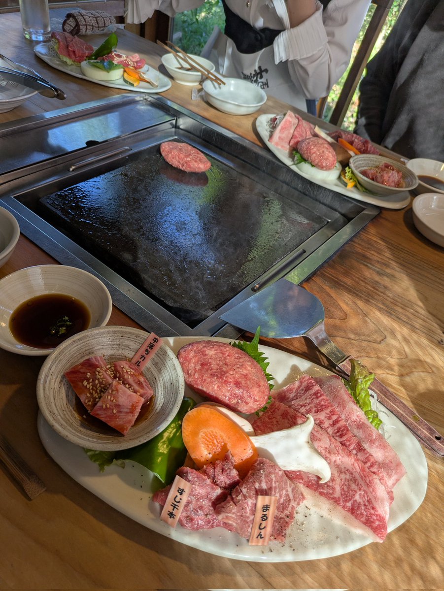 木立ちの中の食卓 木立ちの中の食卓 木立ちの中の食卓 木立ちの中の食卓 木立シリーズ で1