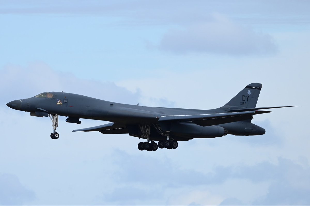 リーフムーン MIDDLE WEIGHT PADDED JACKET｜CONVERSE TOKYO (コンバース