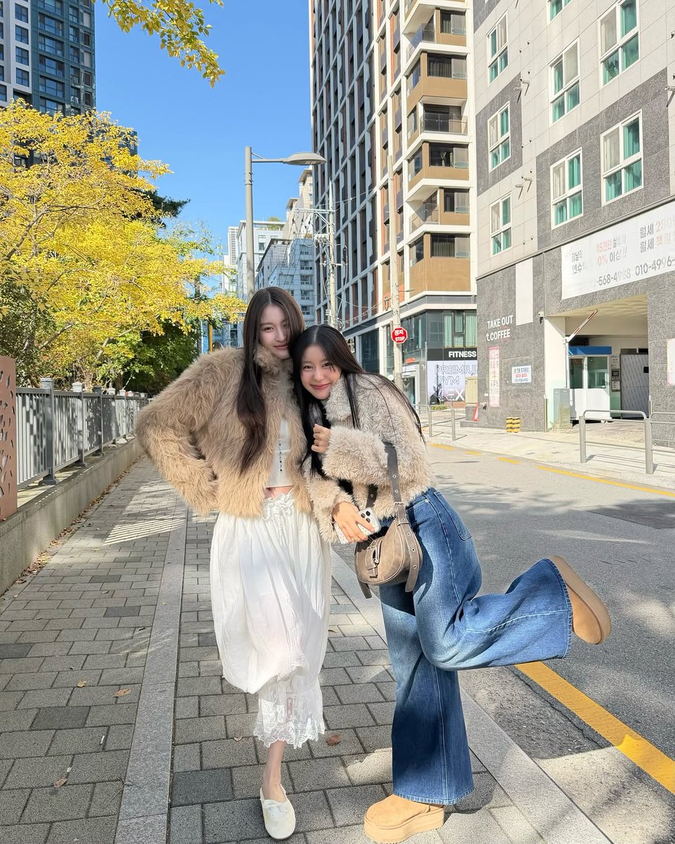 _MagicCharm_'s tweet image. 🎀👽

เปงน่ารักอ้า พี่แอลฟ่าน้องเอลิน 🥺