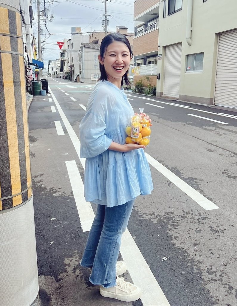 nahoco13's tweet photo. 舞台上ではgomaora についてや内容の制作に関するちょいコアなインタビューにしどろもどろになりながらも答えしてくれてたお三方の姿を、いつも気配りとユーモアで現場を明るく盛り上げてくれる #村崎真彩 さんが動画で共有してくれて、離れた場所からも人と作品へエールを送り合っていました🩷→ https://t.co/tQ9r4L2CNg